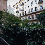 Central Large Airconditioned Apartment
