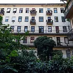 Central Large Airconditioned Apartment