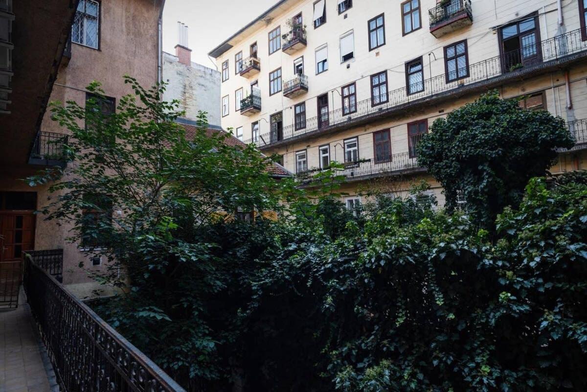 Large Airconditioned Apartment