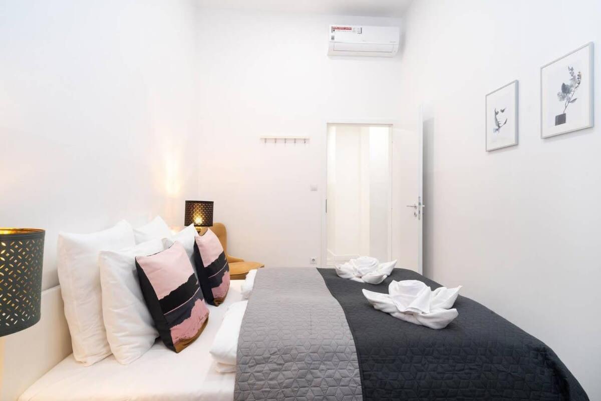 Large Airconditioned Apartment
