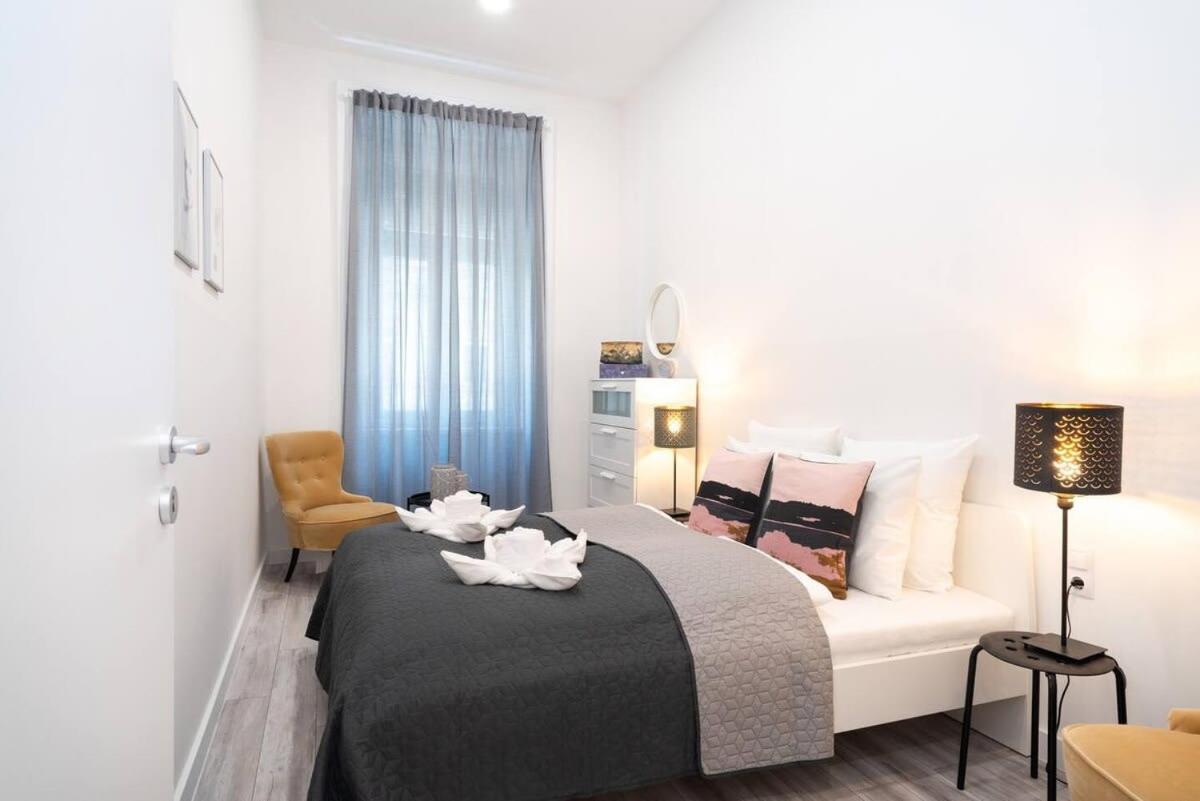 Large Airconditioned Apartment